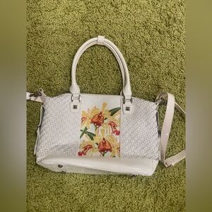 Sharif Vintage Woven White and Yellow Floral Lily Satchel